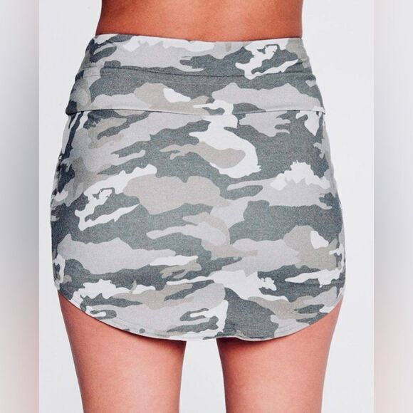 Chaser Camouflage Skort/Shorts Gray Small - Picture 3 of 10